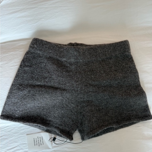 All The Ways Belle Shorts - Picture 2 of 3